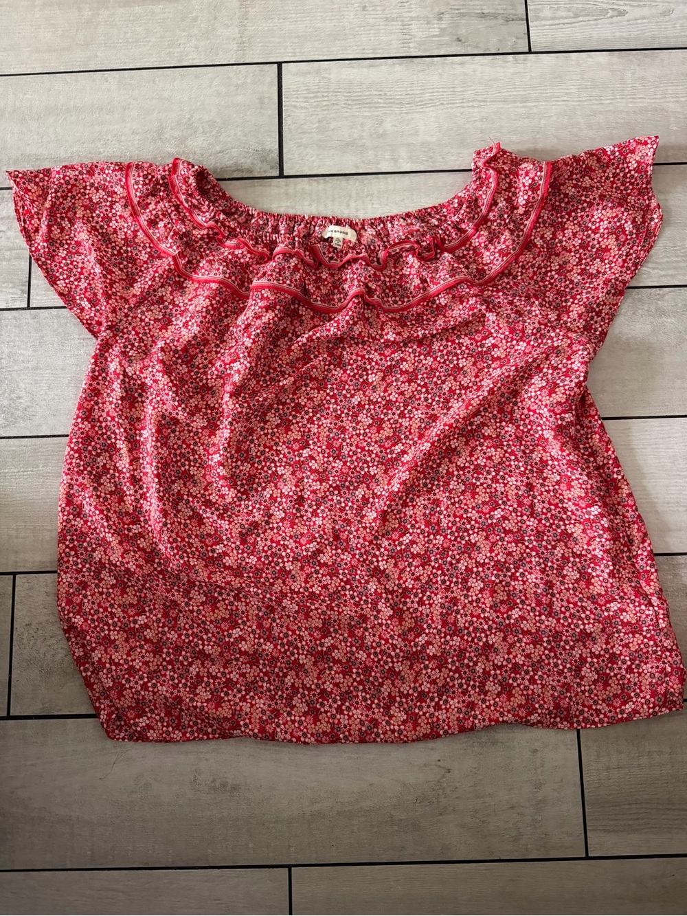 Max Studio Red Floral Ruffle-Trim Flutter Sleeve Top
